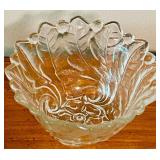 LL - Set of 3 Pressed Glass Serving Bowls with Floral Pattern