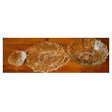 LL - Set of 3 Pressed Glass Serving Bowls with Floral Pattern