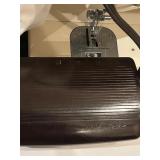 LL - Singer Futura II Model 925 Sewing Machine with Accessories and Case