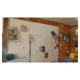 Contents on Wall and Floor, Many Usable items