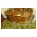Corner End Table and 2 Brass Lamps