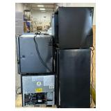 AVANTI lot of 8 fridges sold as is