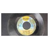 Collection of Vintage 45 RPM Vinyl Records, Various Artists Inc Busy-Bee Phonograph Record From Early 1900s