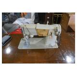 Vintage/Antique Singer Style-O-Matic 328 Sewing Machine in Cabinet