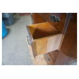 Vintage/Antique Singer Style-O-Matic 328 Sewing Machine in Cabinet