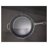 ZAKARIAN Cast Iron Pan