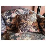 Great Condition, Soft, Floral 2-seater couch