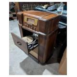 Silvertone Vintage Radio and Record Player