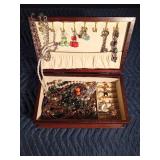 Jewelry box of jewelry - some vintage