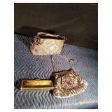 3 - V montage Purses