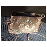 3 - V montage Purses