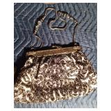 3 - V montage Purses