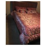 King Size Comforter and Pillows - Smoke Free