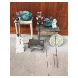 Lot of outdoor yard decor