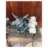 Lot of outdoor yard decor