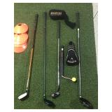 Tee-off putting green, Golf Clubs and More