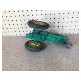john Deere metal toy tractor