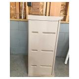 Rubbermaid hard plastic storage container with 2 shelves