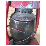 Vintage Red Elgin oil lantern star bottom with Dietz D-lite N.Y. USA glass globe