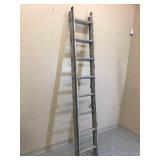 Aluminum extension ladder
