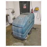 TENNANT 32" FLOOR SCRUBBER