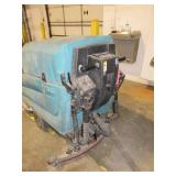 TENNANT 32" FLOOR SCRUBBER