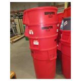 RUBBERMAID BRUTE 44 GALLON TRASH CONTAINERS