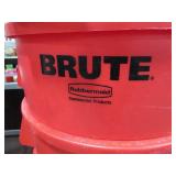RUBBERMAID BRUTE 44 GALLON TRASH CONTAINERS