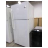 FRIGIDAIRE REFRIGERATOR IN WHITE