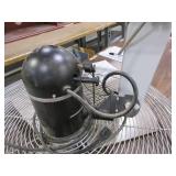 TPI INDUSTRIAL WALL  MOUNT FAN