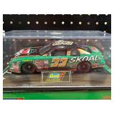 1:24 Scale Diecast Replica #33 Skoal Bandit