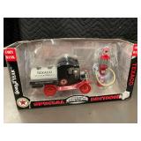 Texaco Gearbox Special Edition 1912 Ford Model T Coin Bank Set 1:25 Scale