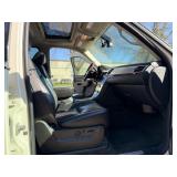 2010 CADILLAC ESCALADE LUXURY *All Wheel Drive | 3rd Row Seating*