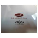 Lakeside Plate Cart with Plates