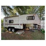 Nomad by Skyline Fifth Wheel Camper Trailer for Restoration or Parts