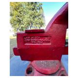 Wilton Red Bench Vise with 4.5" Jaw Width and 4.5" Opening