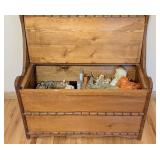 BR - Wooden Storage Bench with Hinged Lid and Spindle Back