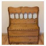 BR - Wooden Storage Bench with Hinged Lid and Spindle Back