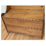 BR - Wooden Storage Bench with Hinged Lid and Spindle Back