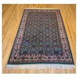 ML - Traditional Accent Rug with Fringe, 49 x 78 Inches