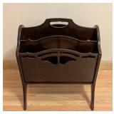ML - Vintage Wooden Magazine Rack with Decorative Cutout Design