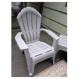 P - Patio Furniture Set with 3 Gray Plastic Chairs, 2 Ottomans, and Outdoor Rug