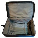 LL - Set of 3 Wheeled Luggage Suitcases, Moda and Swiss Gear