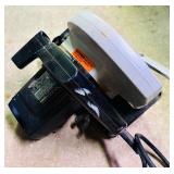 S - Black & Decker 2 HP Portable Electric Circular Saw with Metal Case