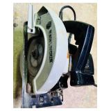 S - Black & Decker 2 HP Portable Electric Circular Saw with Metal Case