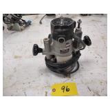Porter Cable 690LR Plunge Router...