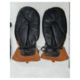 Thinsulate Insulated Leather Mittens and Black Leather Gloves Set