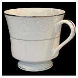 DR - Kensington Petite Fleury China Set Service for Seven