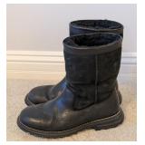 LL - UGG Black Leather and Suede Boots Size 9