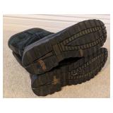 LL - UGG Black Leather and Suede Boots Size 9